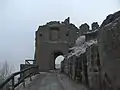 Torhaus, sichtbar sind die mehrfachen Torbögen.