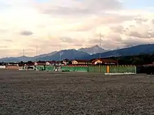 Badestrand mit Umkleidekabinen