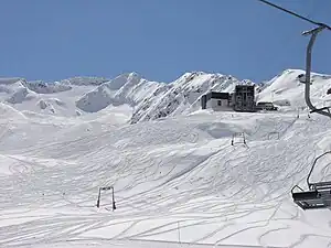 Gurschenfirn oben links vor dem Gemsstock, von der Gurschenalp gesehen.