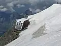 Die alte Goûter-Hütte, im Vordergrund der Winterraum