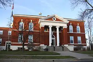 Das Green Lake County Courthouse in Green Lake, seit 1982 im NRHP gelistet