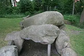 Großsteingrab am Schießstand(Dötlinger Steingrab)