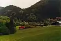 Einer der letzten planmäßigen Güterzüge über den Gerichtsberg am 22.&nbsp;Mai 2001 bei Altenmarkt