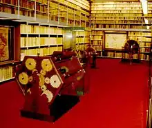 Globensaal mit Rekonstruktion des „Bücherrades“ Herzog Augusts d.&nbsp;J.