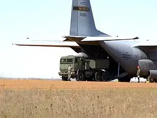 HIMARS rollt aus Lockheed C-130 Hercules (2005)