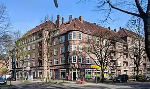 „Henry-Everling-Hof“, Nr. 118–120 (Ecke Moorende)