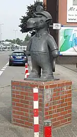 Emscherbrücher als Symbolfigur am Cranger Tor: das 1996 von Dietmar Kremer geschaffene Kirmes-Maskottchen  Fritz