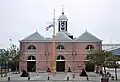 Vom Marinemuseum genutztes historisches Gebäude an der Nordseite des Geländes