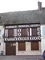Fachwerkhaus in der Rue d’Épernon, vielleicht eine ehemalige Pilgerherberge auf dem Jakobsweg