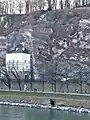 Blick vom rechten Salzachufer zum Klausentor und zur Humboldt-Terrasse