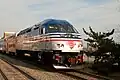 VRE Lok Nr. V53 MP36PH-3C bei der Abfahrt in Manassas, VA