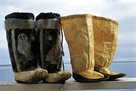 Inuit-Stiefel aus Seehundfell und Seehundleder (2002)