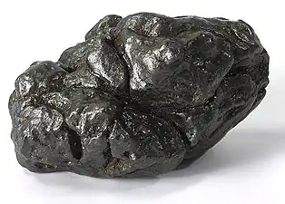 Fragment des Nantan-Meteoriten, Größe: 7.9 x 4.2 x 3.9&nbsp;cm.