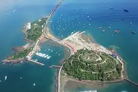 Der Causeway und die Inseln Perico und Naos