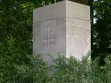 Das Frankfurter Friedrich-Ludwig-Jahn-Denkmal im Lohrpark auf dem Lohrberg, neben der Wettkampffläche des Lohrbergfestes