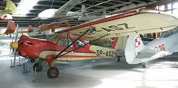 Jak-12, Seitenleitwerk ohne Kielflosse