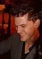 Jeremy Irvine spielt John Randolph Bentley