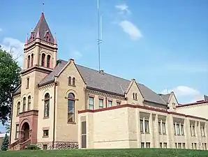 Das Kanabec County Courthouse in Mora, gelistet im NRHP Nr. 77000748