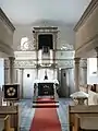 Kirchenschiff mit Altar