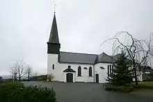Außenansicht der Kirche Ss.&nbsp;Peter und Paul in Halberbracht