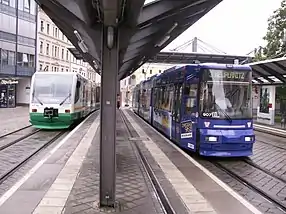 Kombibahnsteig für Vogtland- und Straßenbahn im Stadtzentrum