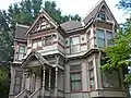 Gov. Lloyd Crow Stark House and Carriage House, gelistet im NRHP