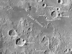 Haidinger (rechts oben) und Lacus Timoris (LROC-WAC)