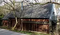 Straßenansicht der Scheune