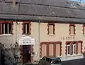 Mairie und Schule