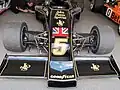 Front des Lotus 77