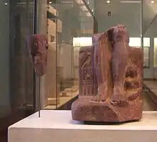 Fragment einer Radjedef-Sitzstatue