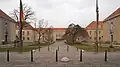 Hauptgebäude im ehemaligen Komplex Luftgaukommando IV
