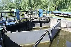 Ansicht der doppelt stemmenden Tore des Oberhaupts