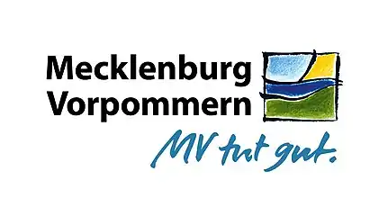Landessignet von Mecklenburg-Vorpommern mit dem Slogan „MV tut gut.“