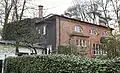 Neuklassizistisch-sachliche Rohbackstein-Villa vom Anfang des 20. Jahrhunderts in der Maria-Josepha-Str. 12
