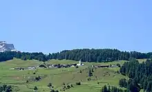 Die landschaftsprägende Kirche von Mathon