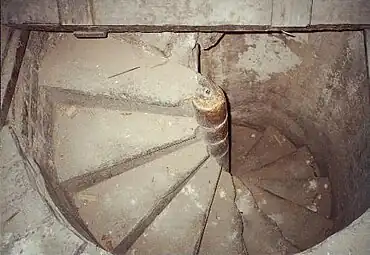 Michaelerkirche, Ende der 1. Wendeltreppe die in den Turm führt, alle harter Kaiserstein