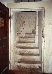 darüber 1. Turm-Wendeltreppe