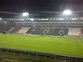 Blick auf die Haupttribüne nach dem Umbau im Jahr 2011