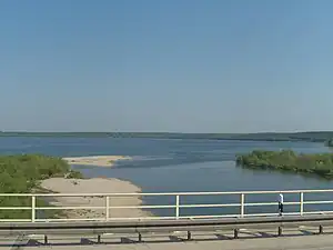 Blick vom Einfluss auf den See