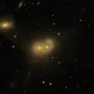 SDSS-Aufnahme des Galaxienpaars NGC 4410A/B