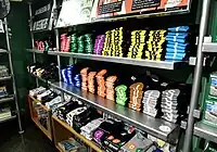 T-Shirts mit Liniensymbolen derNew&nbsp;York City Subway im Shop desNew&nbsp;York Transit Museum