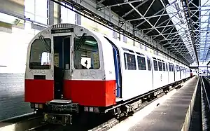 1983 Tube Stock im Depot Neasden (1988)