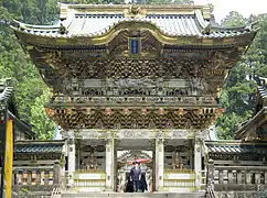 Yōmei-mon (Vorderseite)