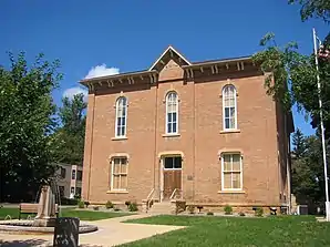 Das frühere Sibley County Courthouse in Henderson, seit 1982 im NRHP gelistet