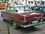 Heckansicht (zweifarbige Lackierung)