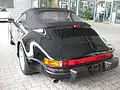 Heckansicht Porsche&nbsp;911&nbsp;Speedster mit geschlossenem Verdeck (US-Version)