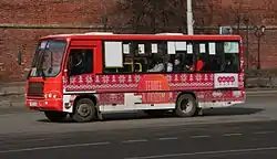 Ein PAZ-3204 vor der Kremlmauer in Nischni Nowgorod (2014)