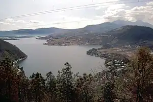 Amatitlán-See, rechts oben Pacaya-Komplex