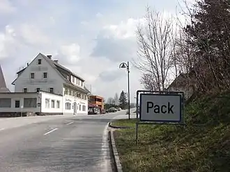 Die Ortschaft Pack liegt auf steirischer Seite unweit der Passhöhe